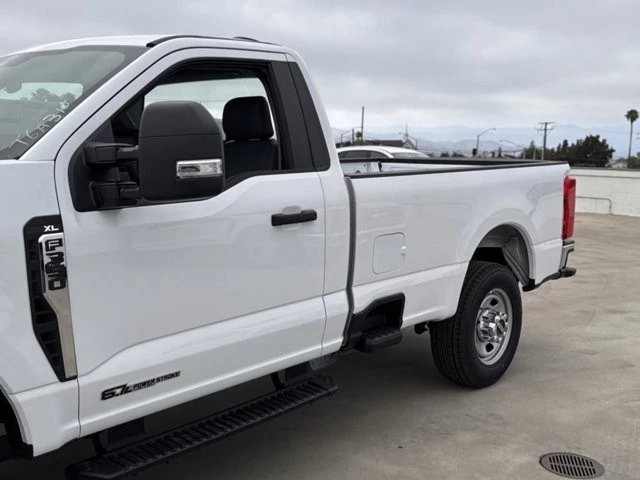 2025 Ford Super Duty 5th Gen - Image 9 of 12