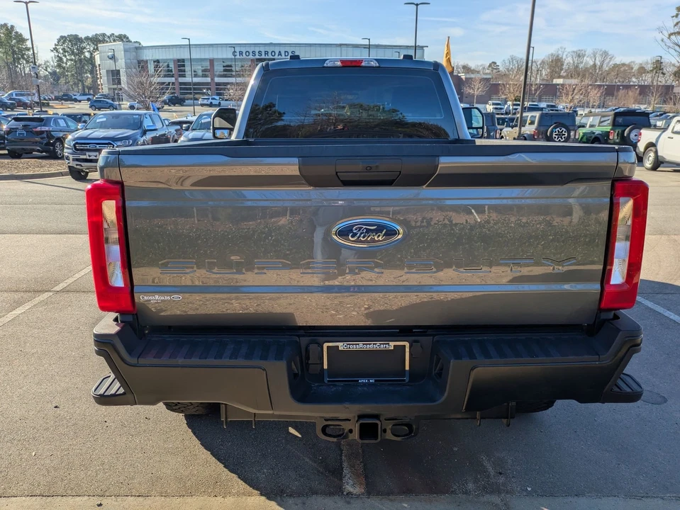 2025 Ford Super Duty 5th Gen - Image 5 of 12