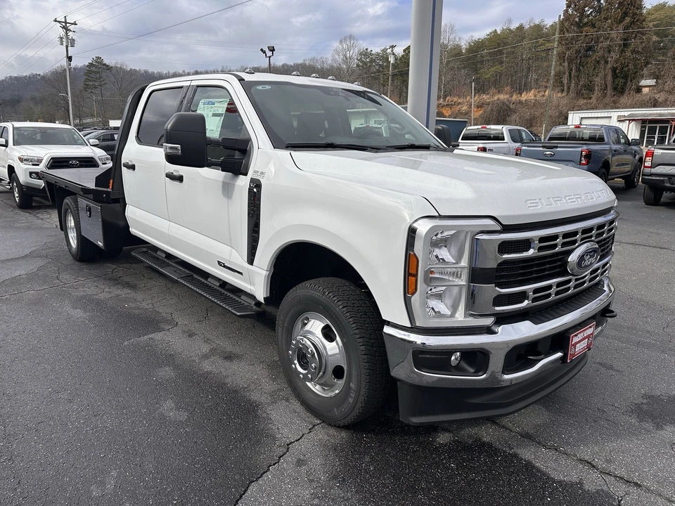 2025 Ford Super Duty 5th Gen - Image 4 of 21