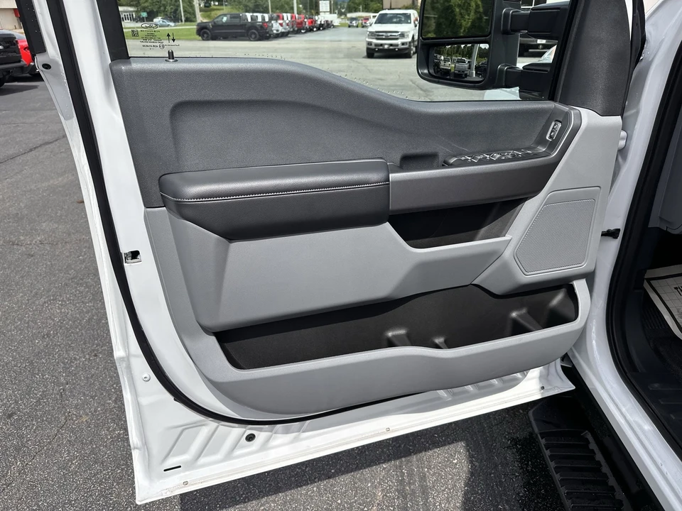 2025 Ford Super Duty 5th Gen - Image 7 of 21