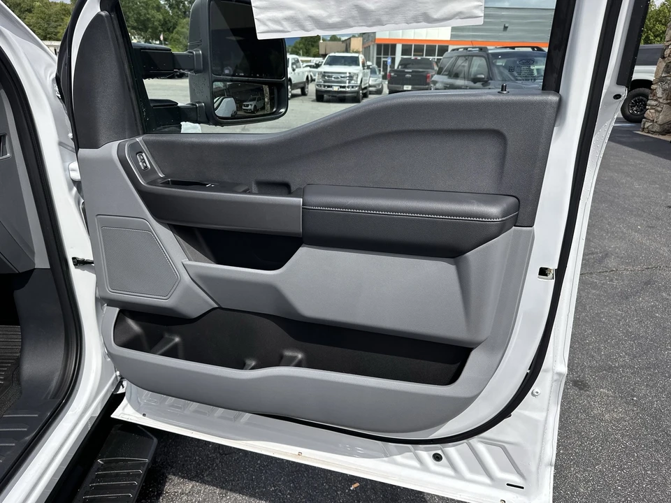 2025 Ford Super Duty 5th Gen - Image 11 of 21