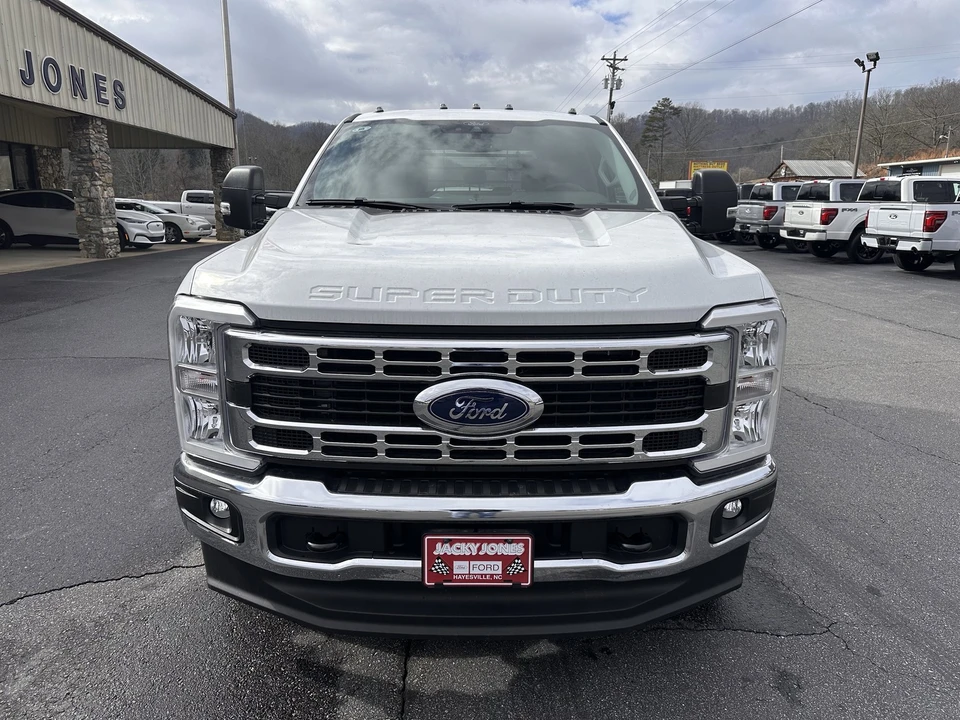 2025 Ford Super Duty 5th Gen - Image 3 of 21