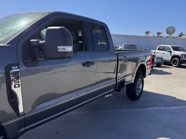 2025 Ford Super Duty 5th Gen - Image 9 of 12