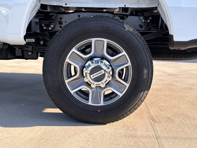 2025 Ford Super Duty 5th Gen - Image 14 of 27