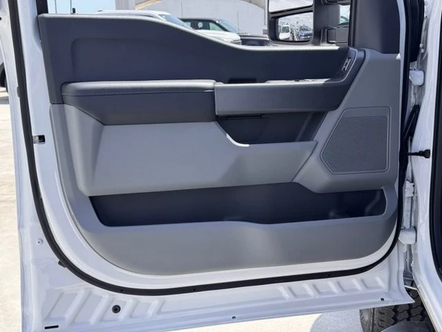2025 Ford Super Duty 5th Gen - Image 15 of 26