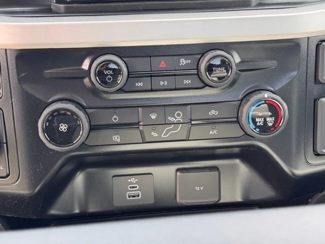 2025 Ford Super Duty 5th Gen - Image 23 of 26