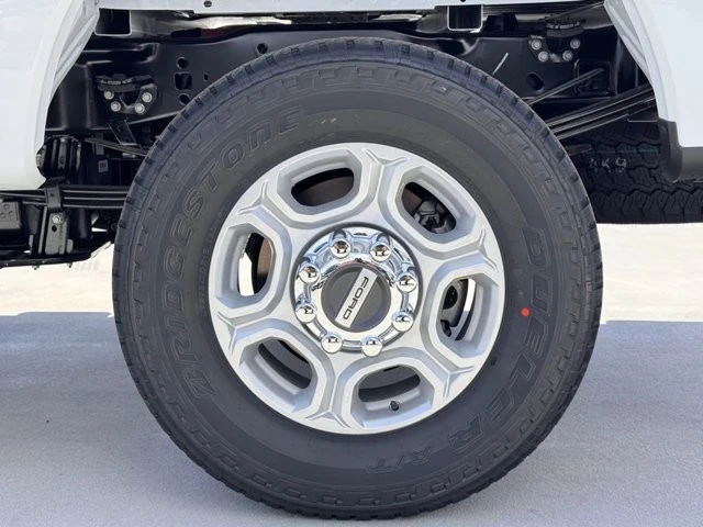 2025 Ford Super Duty 5th Gen - Image 14 of 26