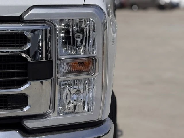 2025 Ford Super Duty 5th Gen - Image 8 of 12