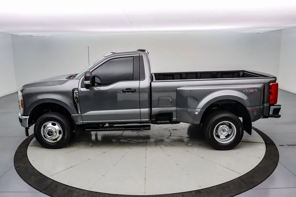 2025 Ford Super Duty 5th Gen - Image 9 of 21