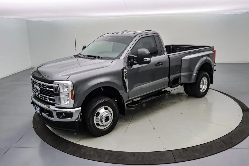 2025 Ford Super Duty 5th Gen - Image 10 of 21