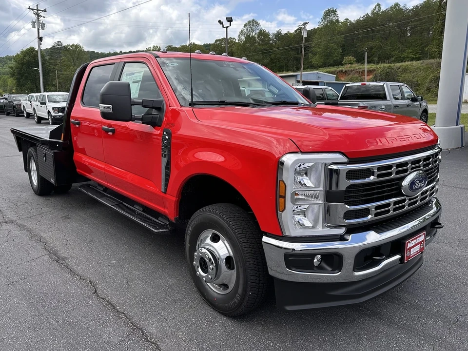 2025 Ford Super Duty 5th Gen - Image 4 of 21