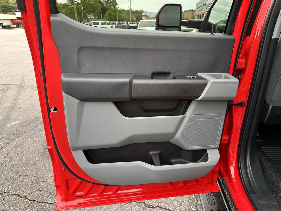 2025 Ford Super Duty 5th Gen - Image 11 of 21