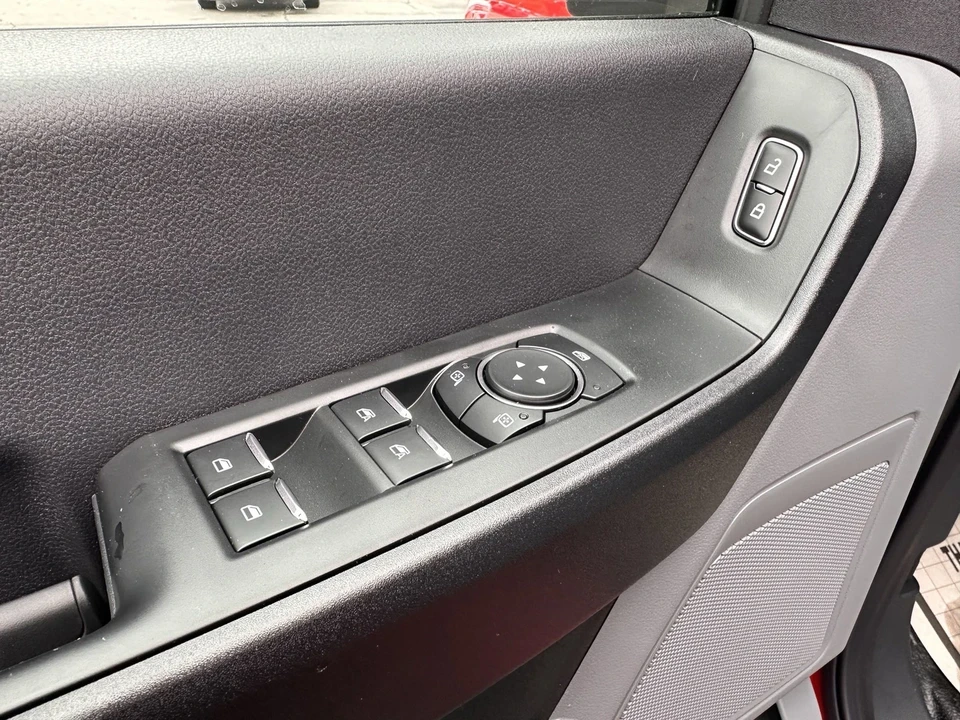 2025 Ford Super Duty 5th Gen - Image 17 of 21