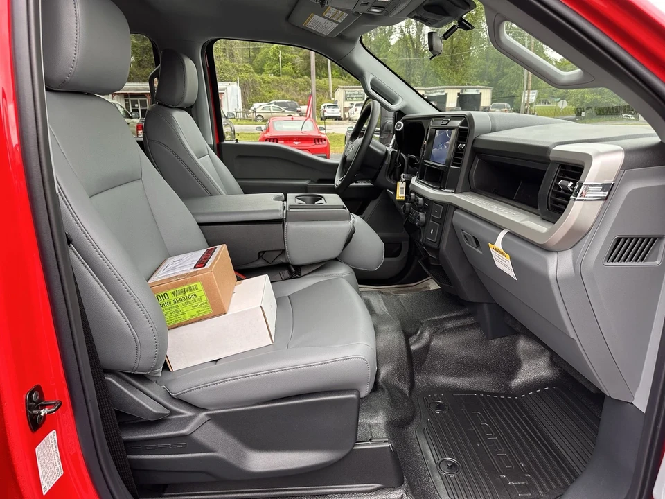 2025 Ford Super Duty 5th Gen - Image 14 of 21