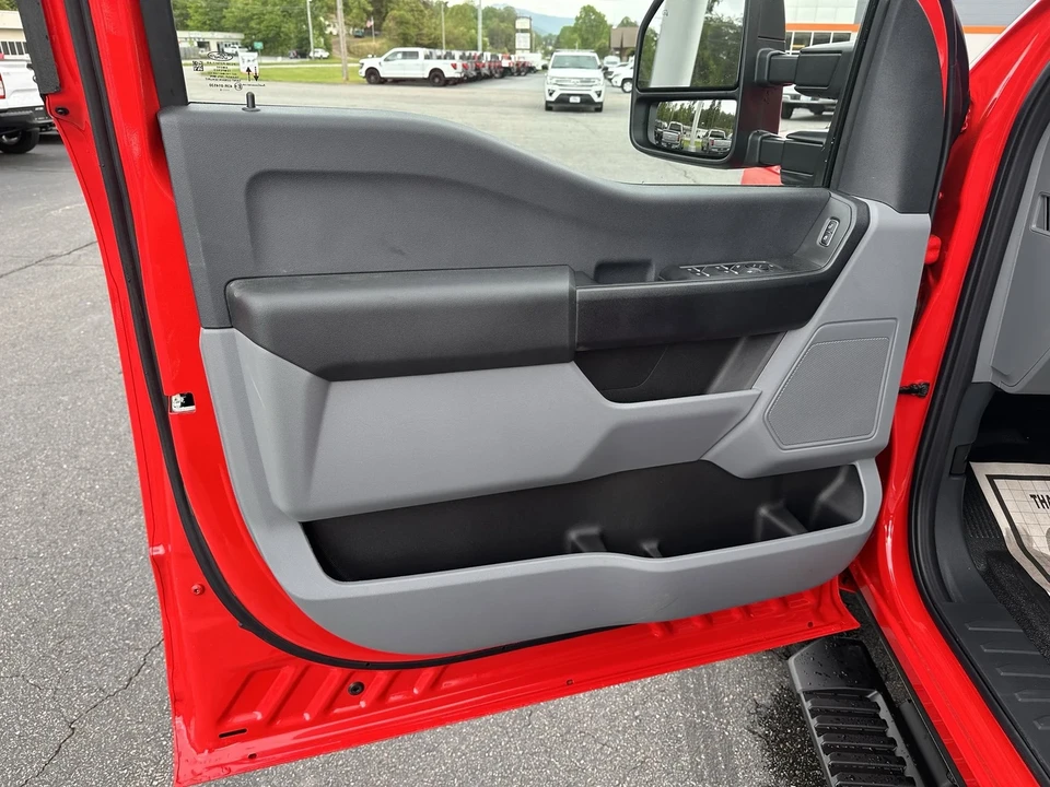 2025 Ford Super Duty 5th Gen - Image 12 of 21