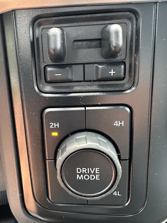 2025 Ford Super Duty 5th Gen - Image 17 of 21