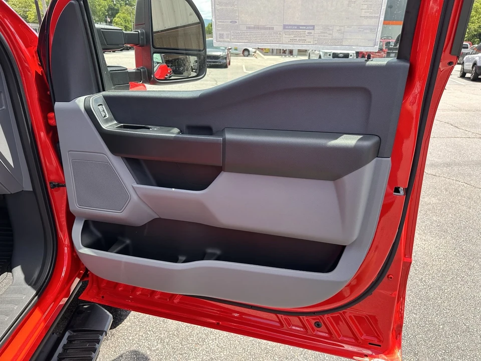 2025 Ford Super Duty 5th Gen - Image 11 of 21