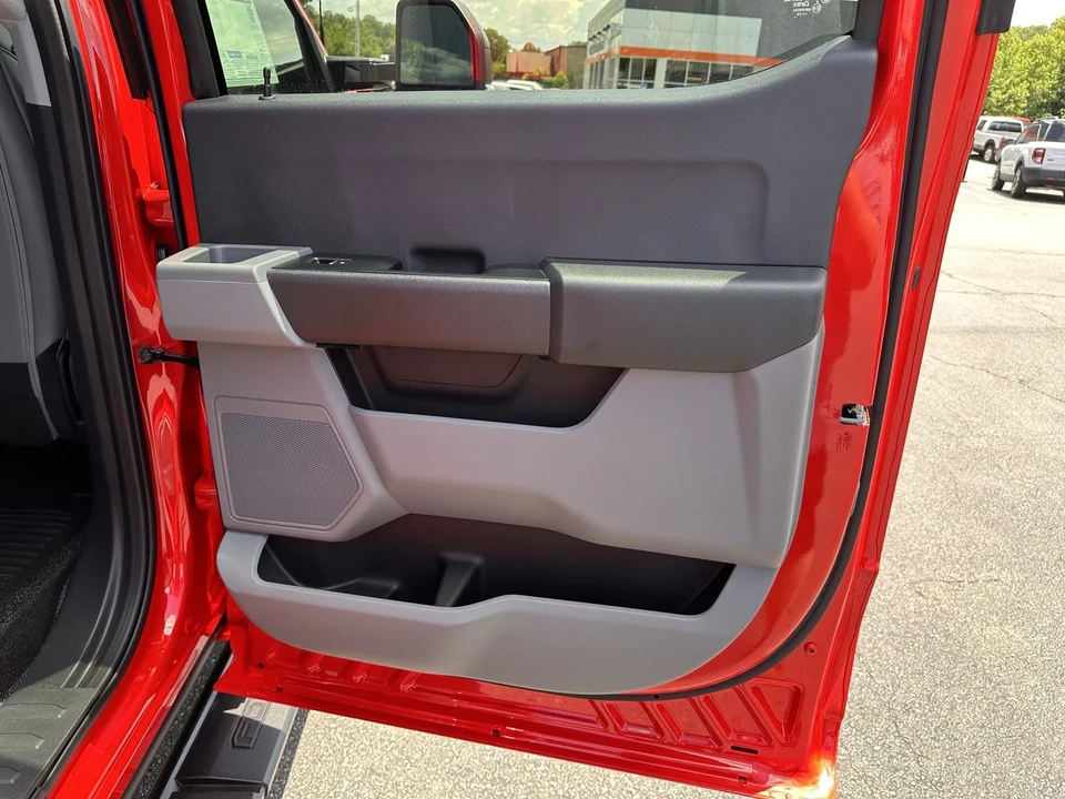 2025 Ford Super Duty 5th Gen - Image 13 of 21