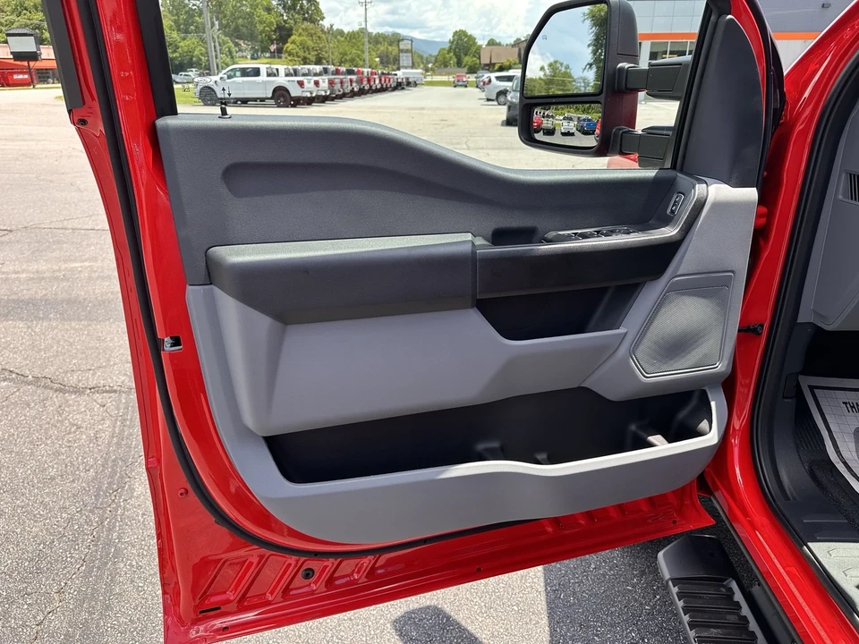 2025 Ford Super Duty 5th Gen - Image 7 of 21