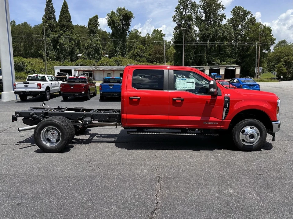 2025 Ford Super Duty 5th Gen - Image 5 of 21