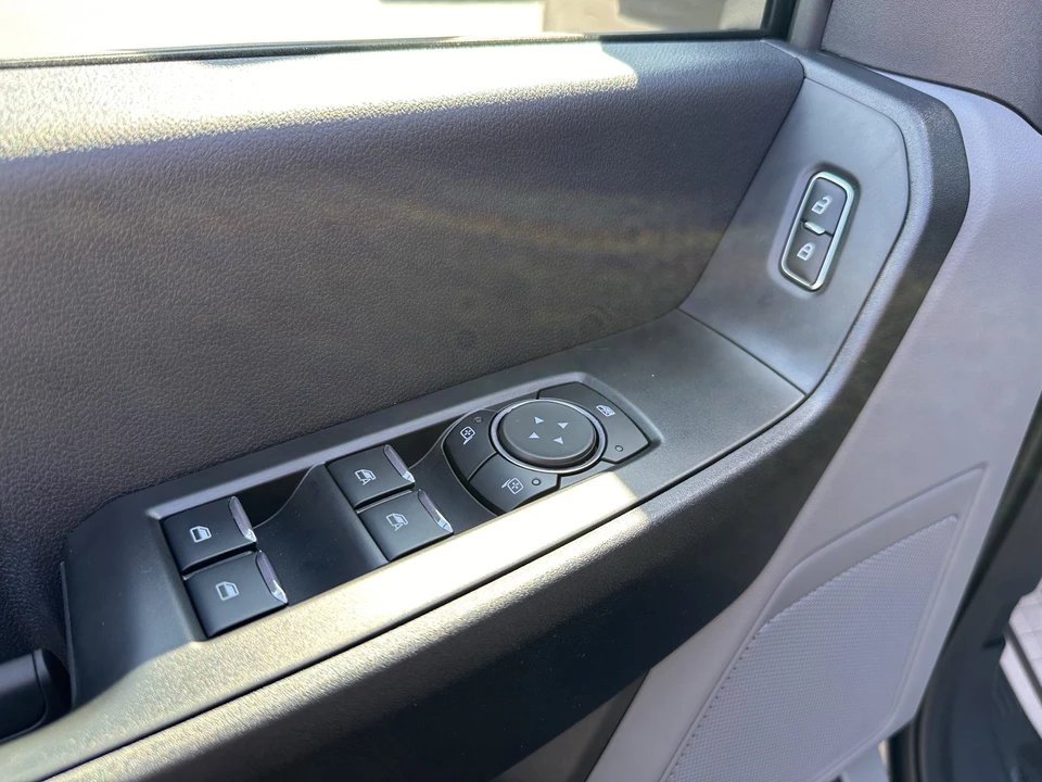 2025 Ford Super Duty 5th Gen - Image 17 of 21