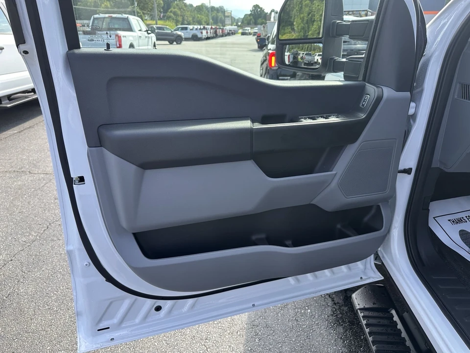 2025 Ford Super Duty 5th Gen - Image 7 of 21