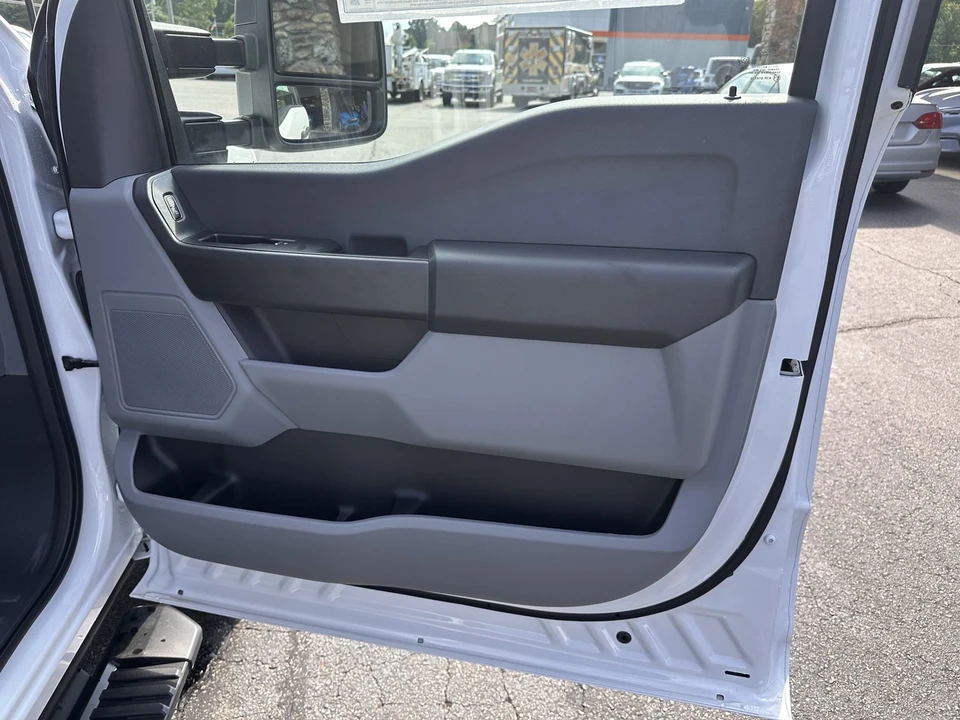 2025 Ford Super Duty 5th Gen - Image 11 of 21