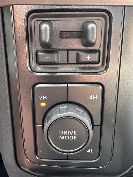 2025 Ford Super Duty 5th Gen - Image 17 of 21