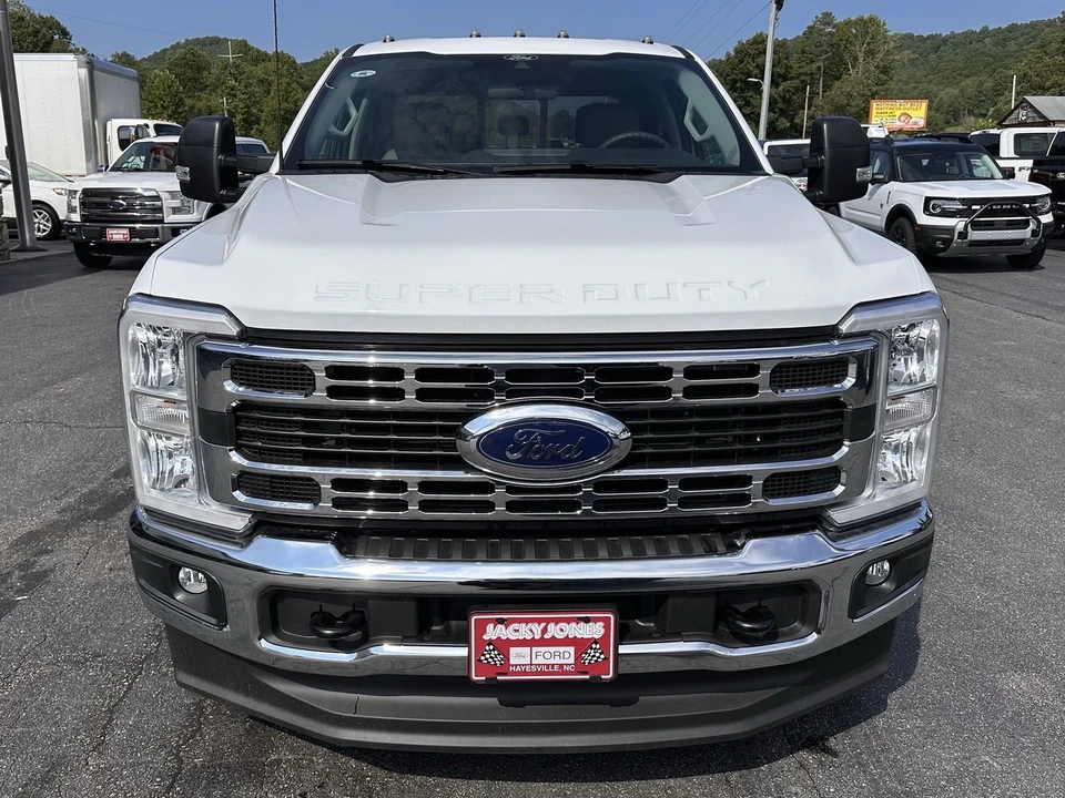 2025 Ford Super Duty 5th Gen - Image 3 of 21