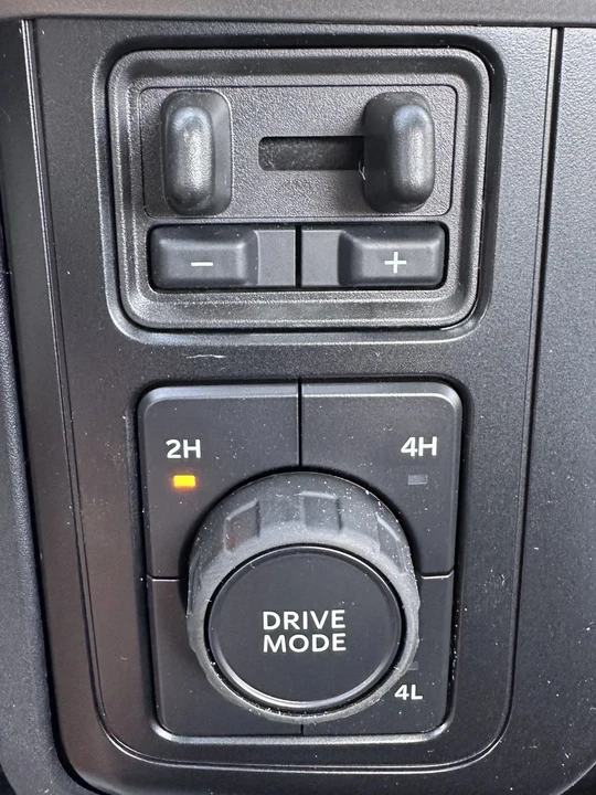 2025 Ford Super Duty 5th Gen - Image 13 of 20