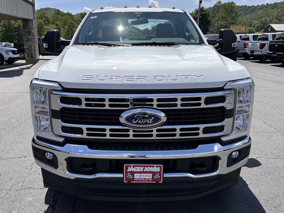 2025 Ford Super Duty 5th Gen - Image 3 of 20