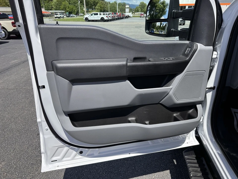 2025 Ford Super Duty 5th Gen - Image 7 of 20