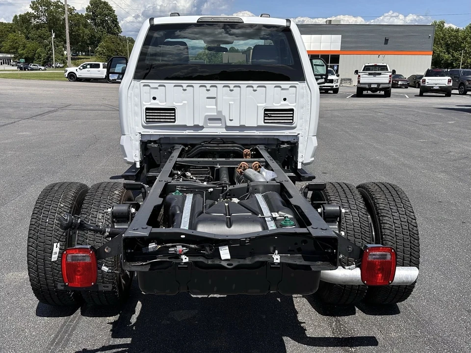 2025 Ford Super Duty 5th Gen - Image 6 of 20