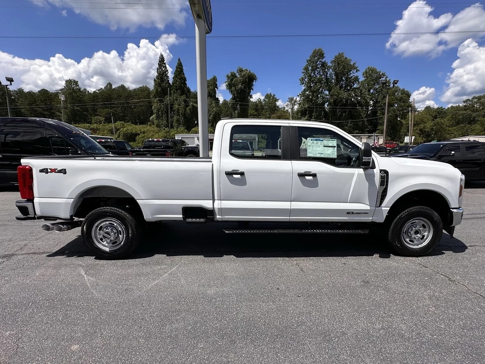 2025 Ford Super Duty 5th Gen - Image 5 of 21