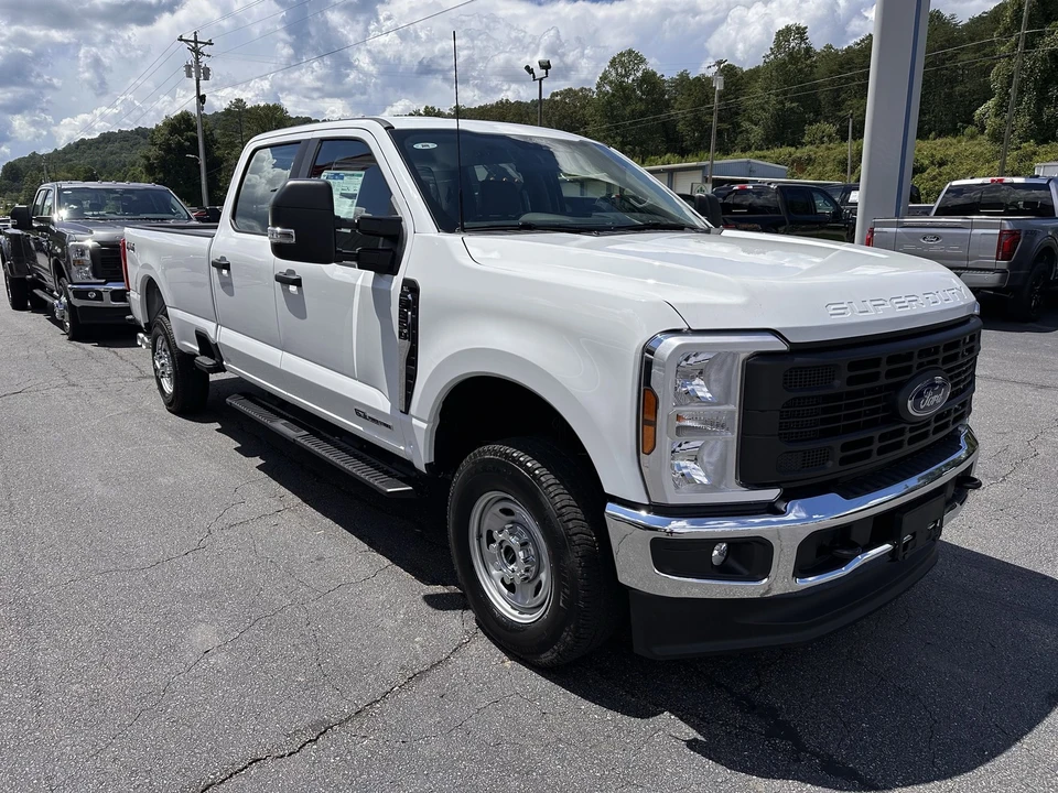 2025 Ford Super Duty 5th Gen - Image 4 of 21