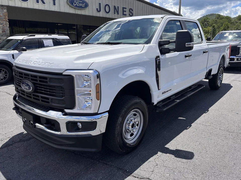 2025 Ford Super Duty 5th Gen - Image 2 of 21