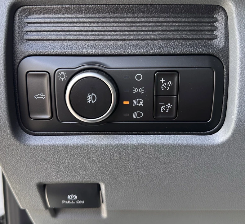 2025 Ford Super Duty 5th Gen - Image 19 of 21