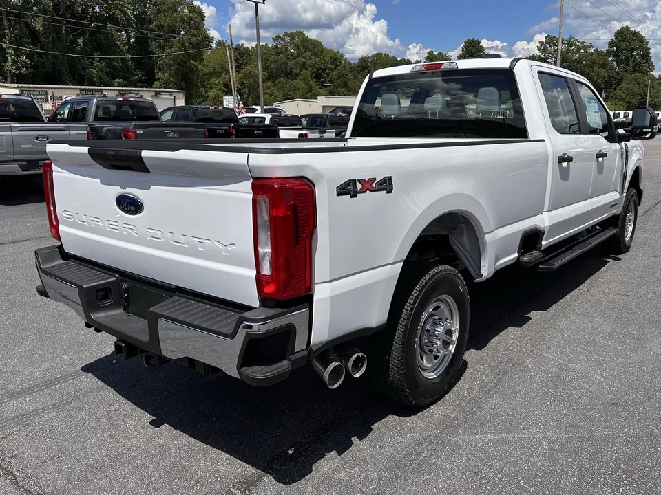 2025 Ford Super Duty 5th Gen - Image 6 of 21
