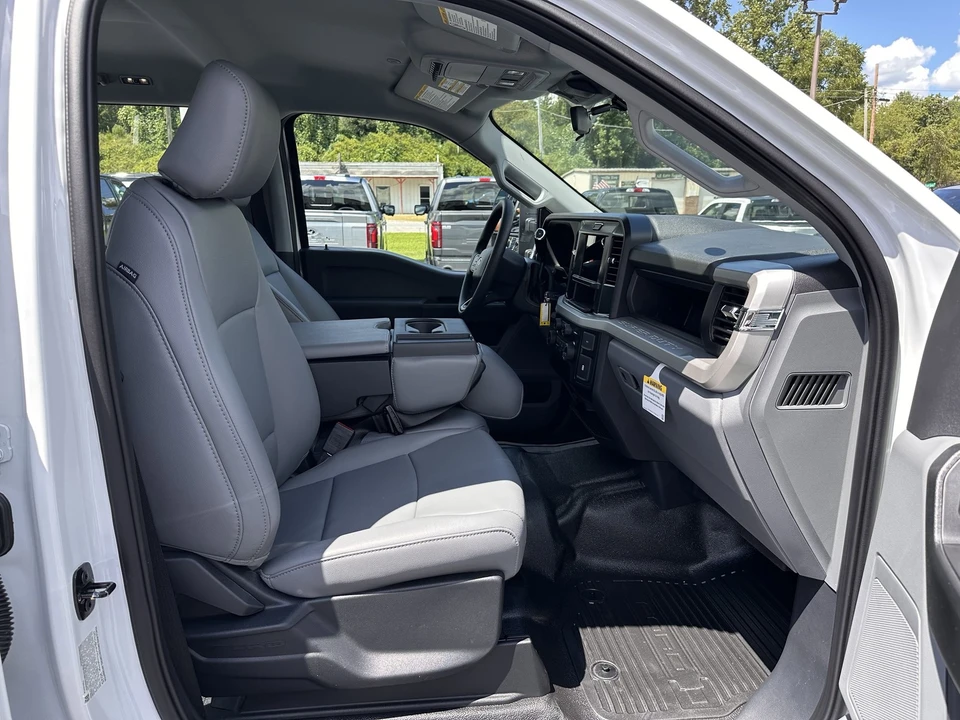 2025 Ford Super Duty 5th Gen - Image 15 of 21