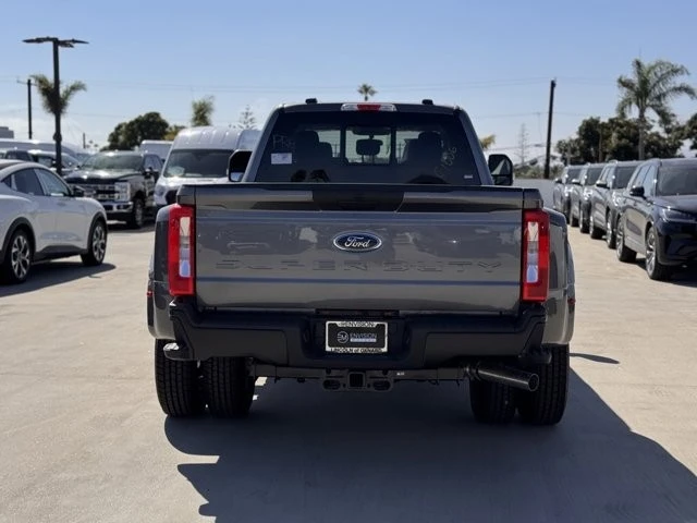 2025 Ford Super Duty 5th Gen - Image 11 of 12