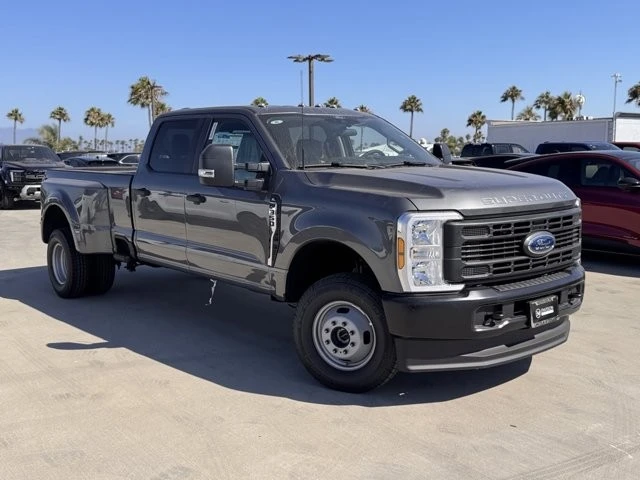 2025 Ford Super Duty 5th Gen - Image 2 of 12