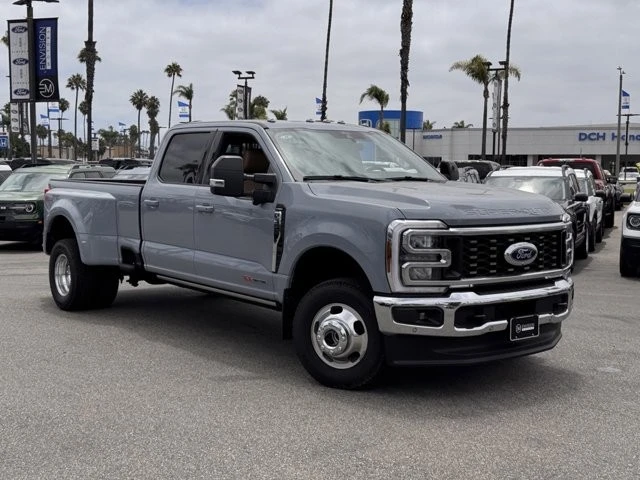 2025 Ford Super Duty 5th Gen - Image 2 of 12