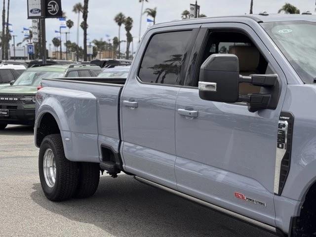 2025 Ford Super Duty 5th Gen - Image 5 of 12