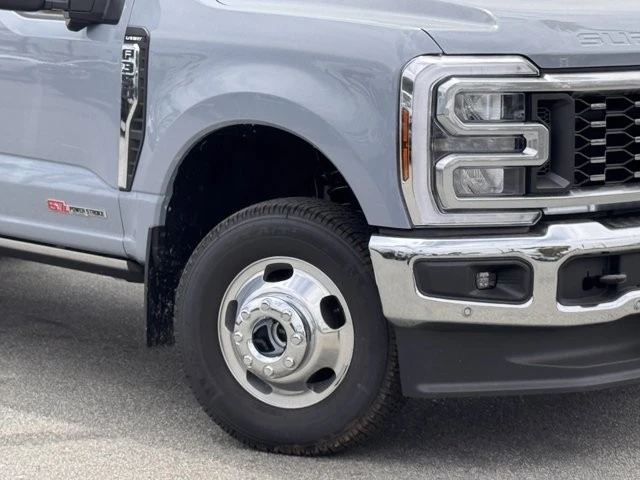 2025 Ford Super Duty 5th Gen - Image 4 of 12