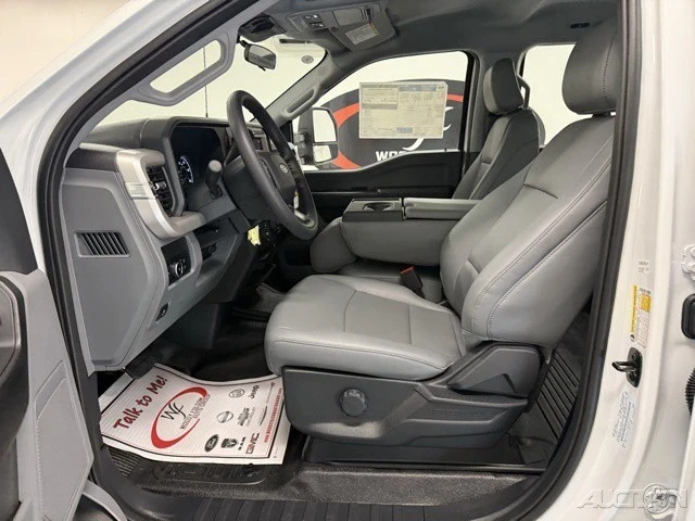 2025 Ford Super Duty 5th Gen - Image 8 of 12