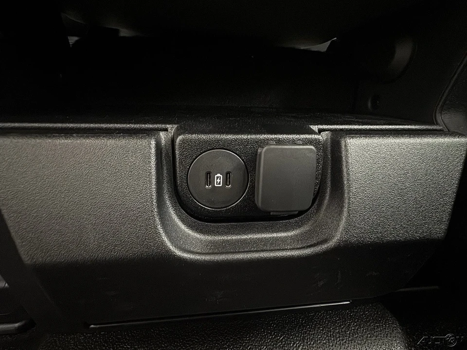 2025 Ford Super Duty 5th Gen - Image 9 of 12