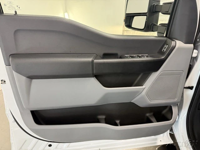 2025 Ford Super Duty 5th Gen - Image 10 of 12