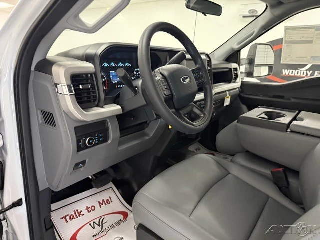 2025 Ford Super Duty 5th Gen - Image 9 of 12