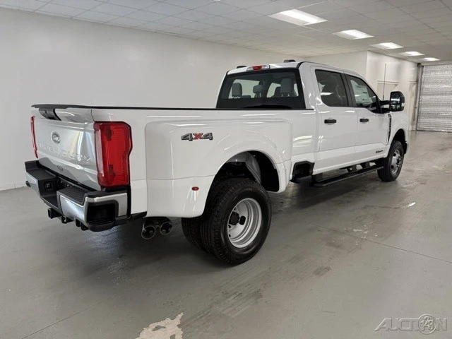 2025 Ford Super Duty 5th Gen - Image 5 of 12