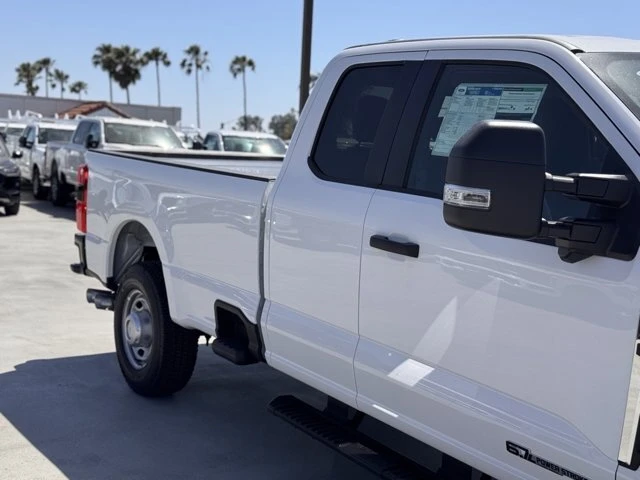 2025 Ford Super Duty 5th Gen - Image 5 of 12